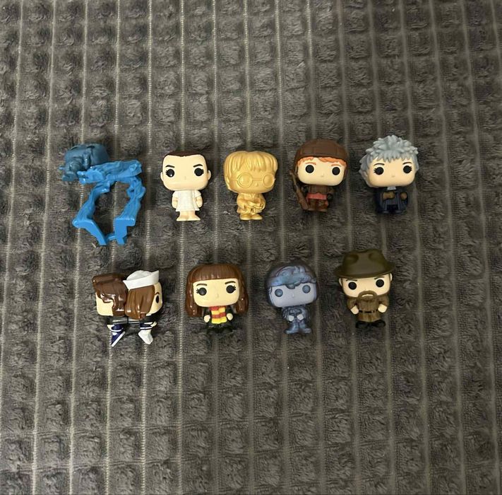 Фігурки kinder joy