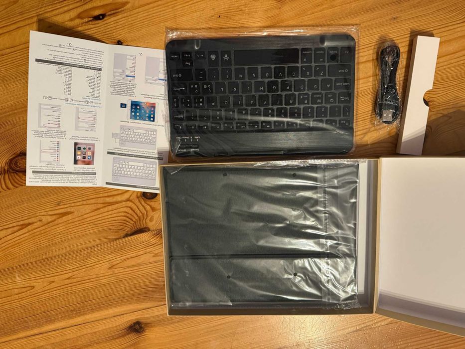 DINGRICH Magnetyczne Etui z Klawiaturą Bluetooth do iPad 9,7ʺ / 10,5ʺ