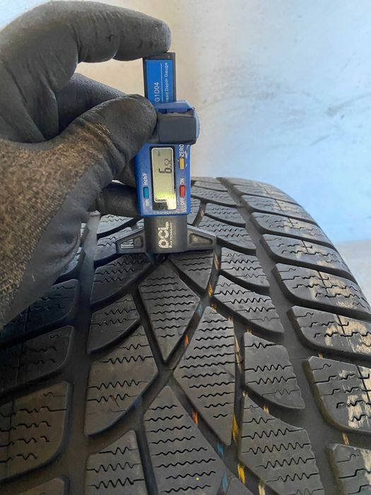 Sprzedam opony Dunlop SP Winter Sport 3D – 235/35 R19 91W – zimowe