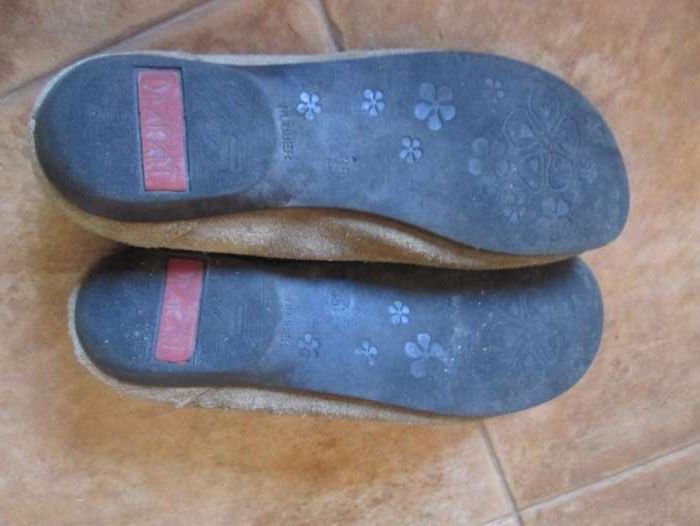 Sabrinas em pele sapatilhas nike  e chinelos nº 35