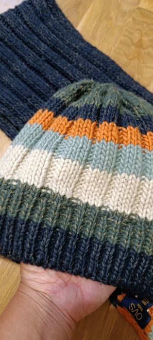 Шапка для хлопчика з шарфом