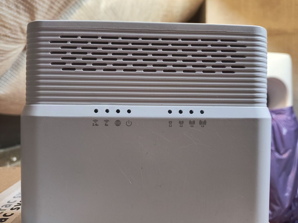 Router ZTE z modemem zewnętrznym