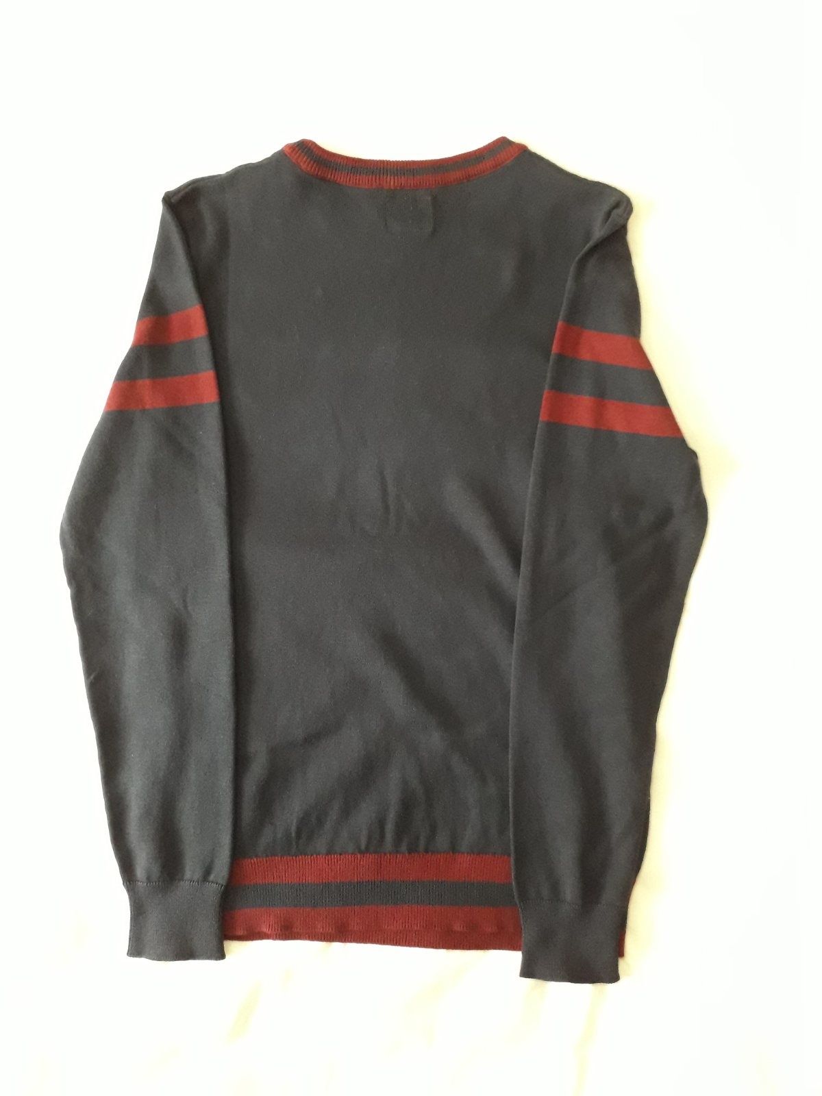 Светер Guess новий