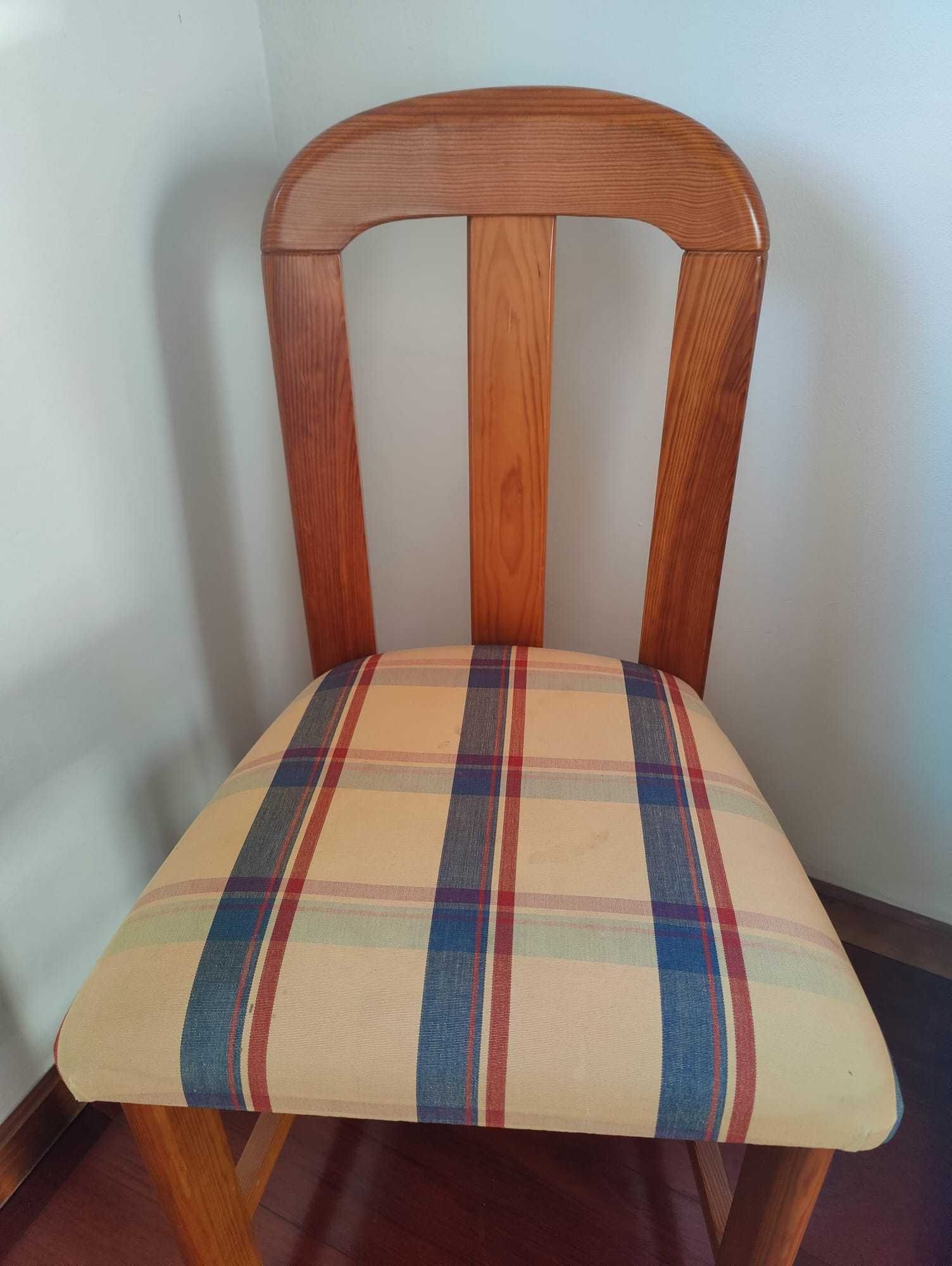 Cadeira de Quarto em Pinho