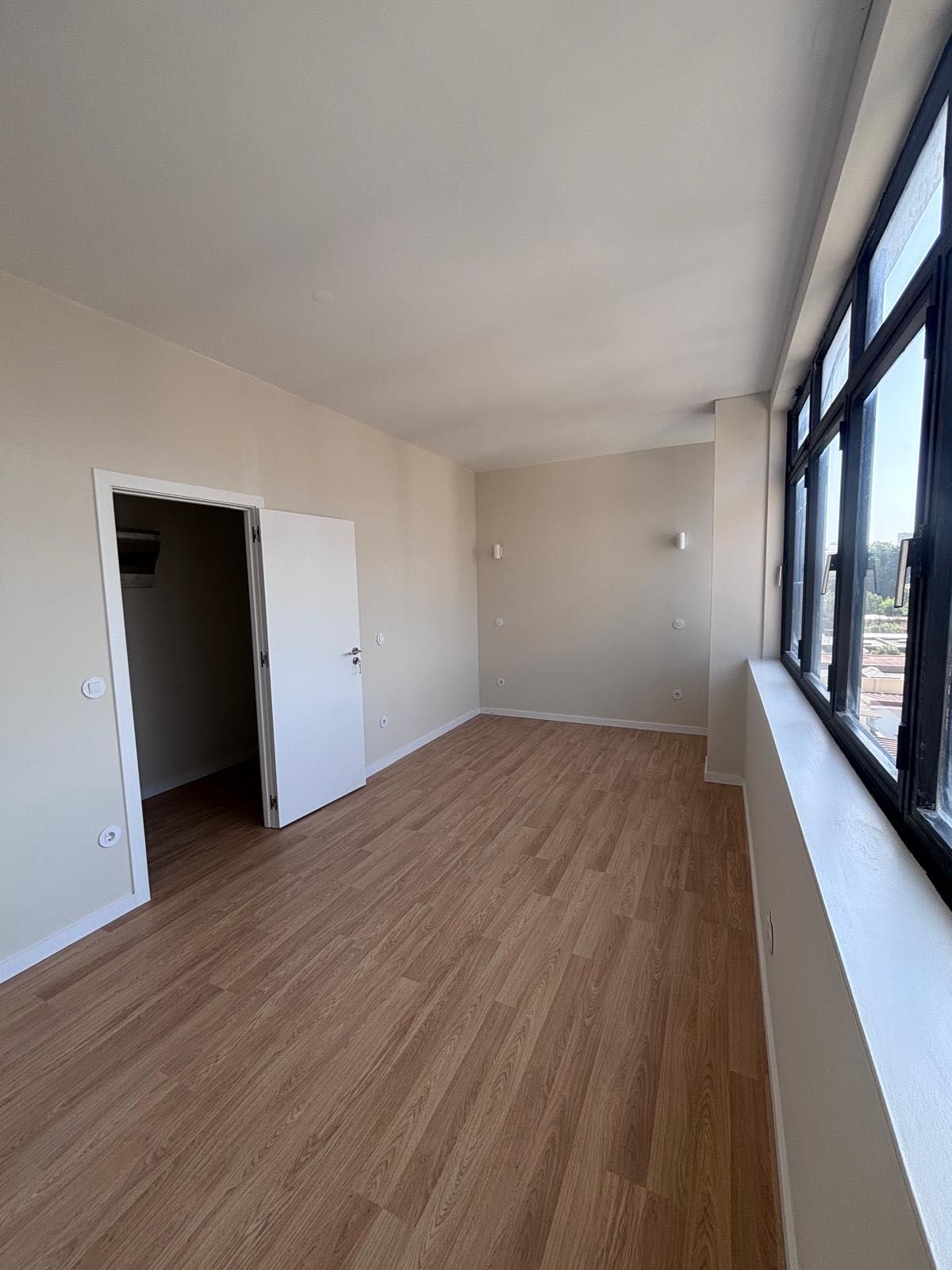 Apartamento T2 Remodelado a Estrear – Localização de Excelência