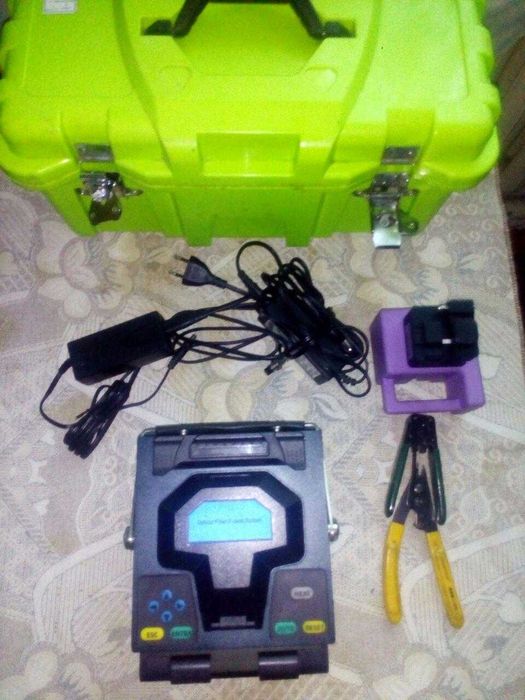 Зварювальний апарат T-108H Fusion Splicer