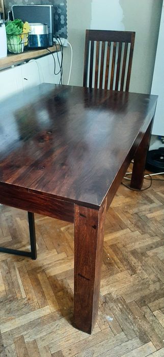 stół z drzewa egzotycznego