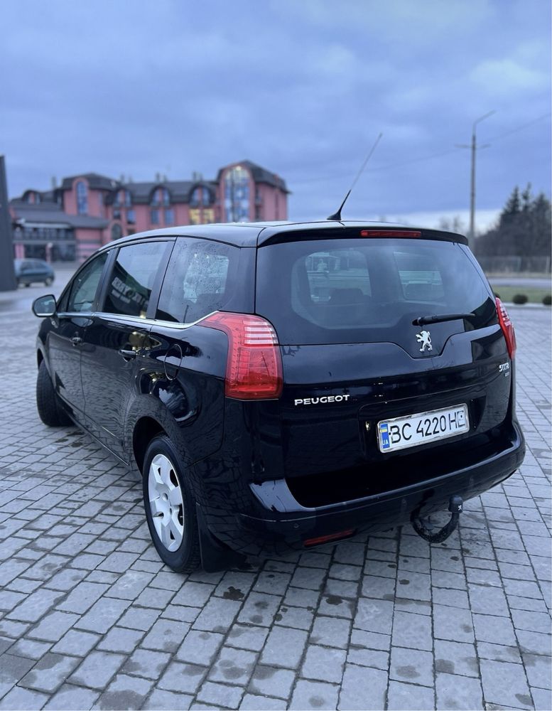 Peugeot 5008 2012р