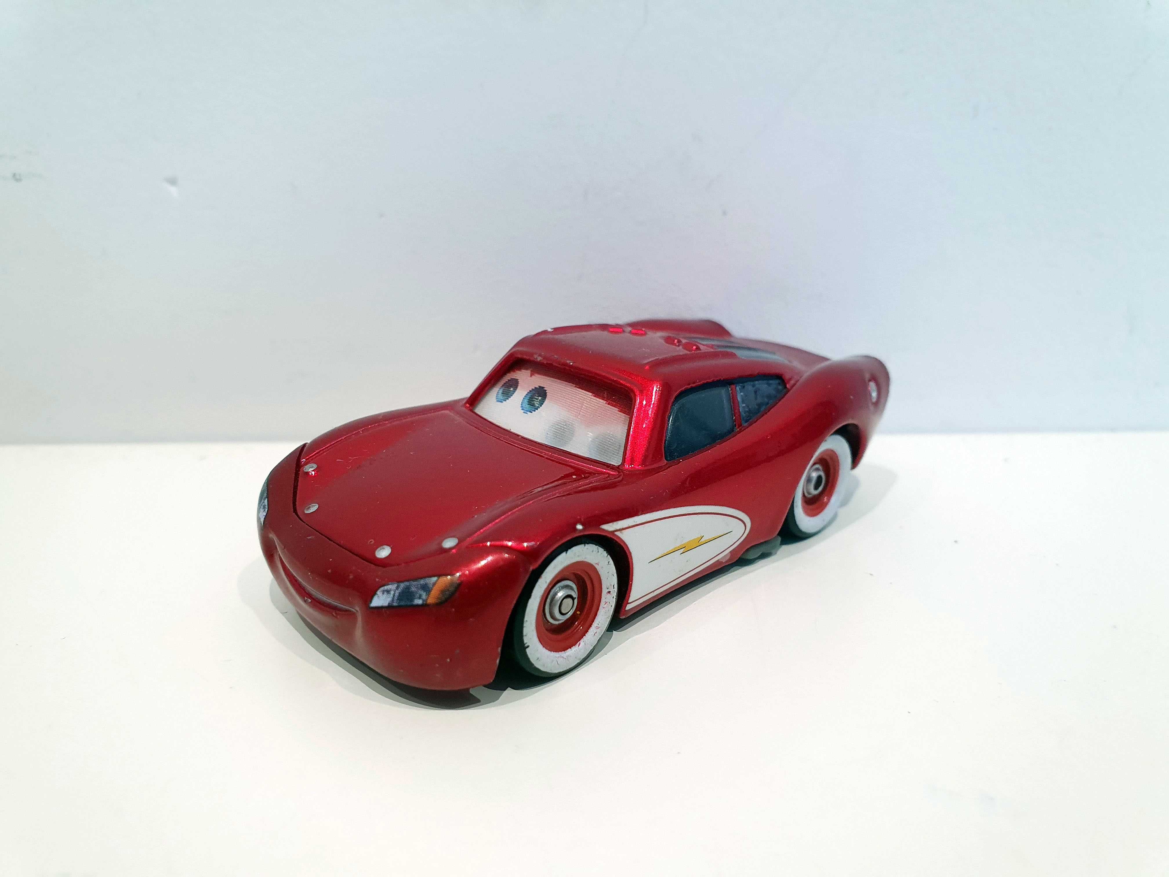 Mattel Disney Pixar Cars Atua Cruisin Zygzak Lightning Mcqueen Gkb17