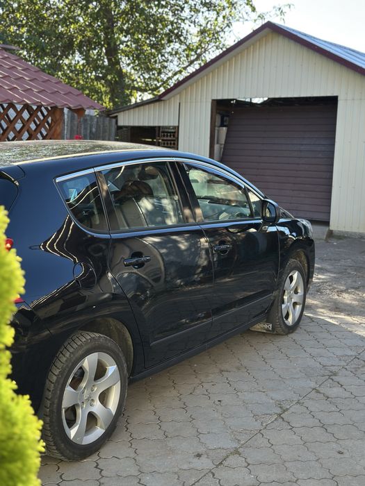 Автомобіль Peugeot 3008