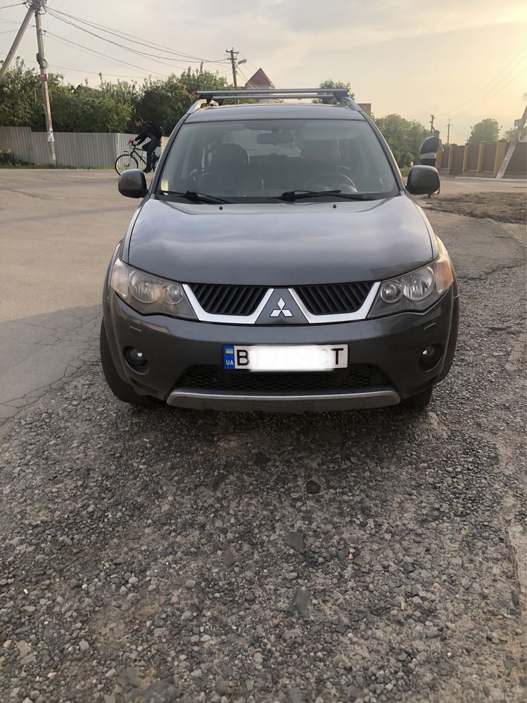 Mitsubishi Outlander XL