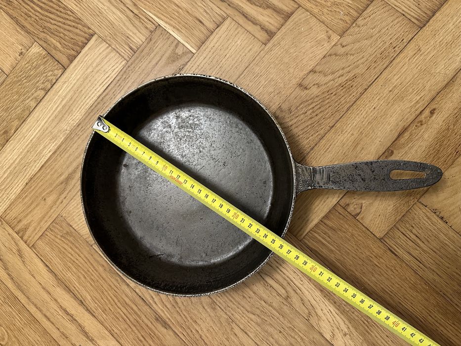 Б/в Сковорідка чугунна чавунна жаровня пательня