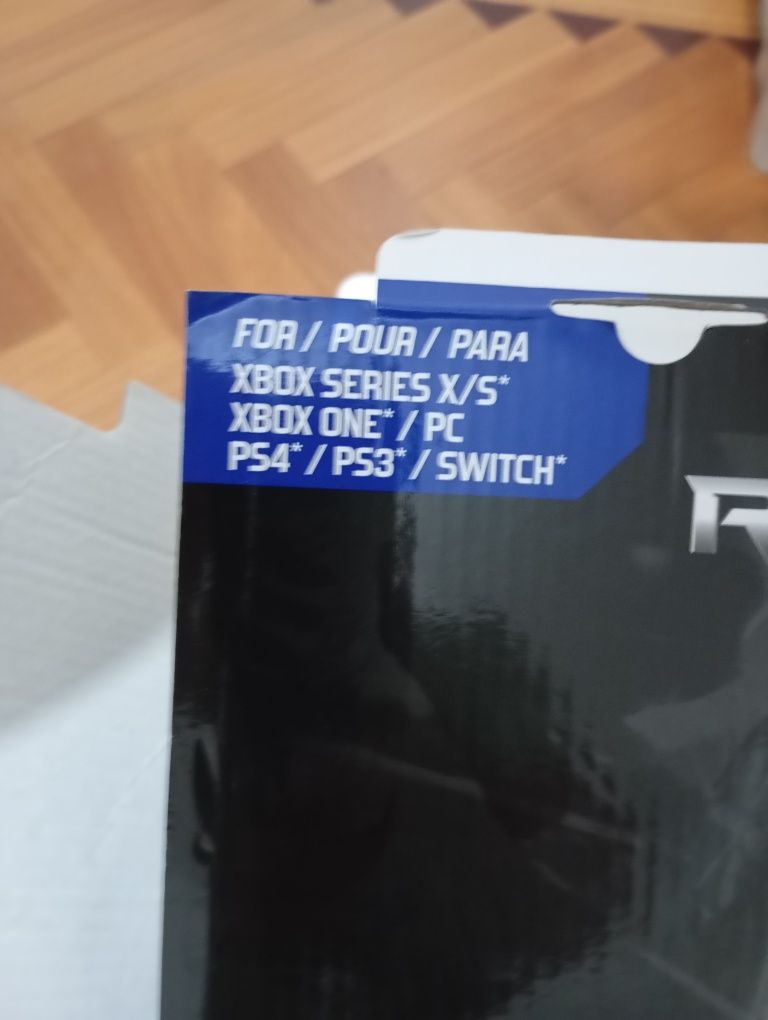 Vendo conjunto conjunto volante+ pedais para PS4