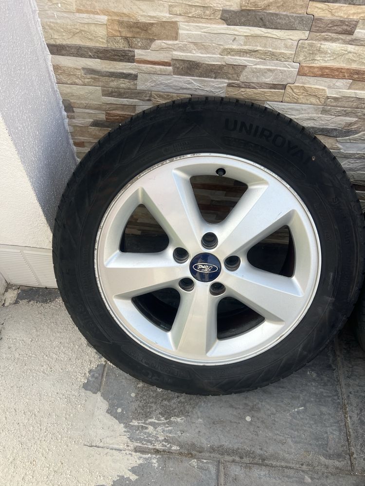 Jantes e pneus (Ford)