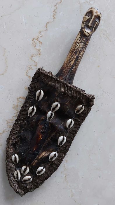 nóż plemienia Lega z Kongo