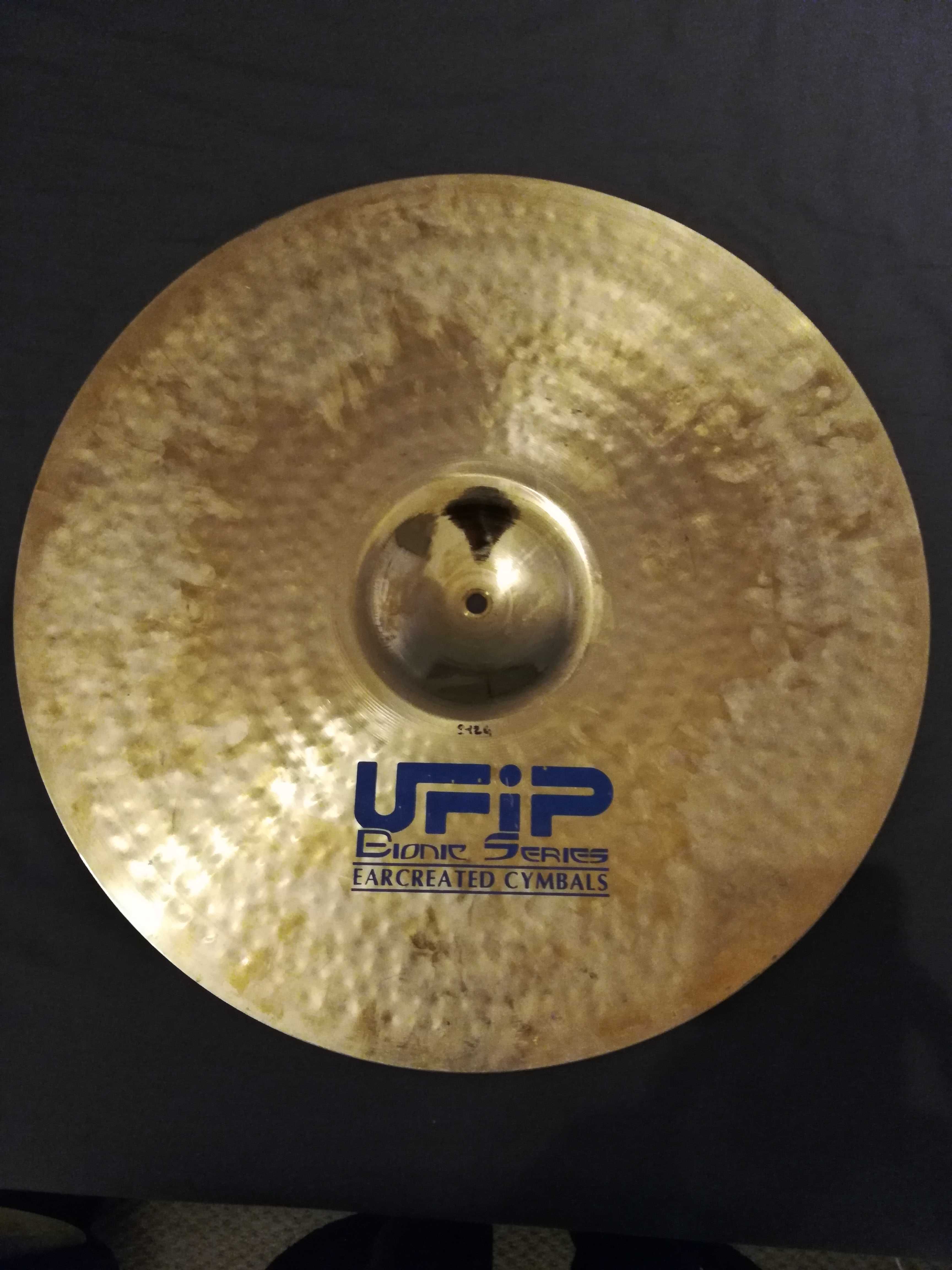 Conjunto de pratos de bateria UFIP Bionic.