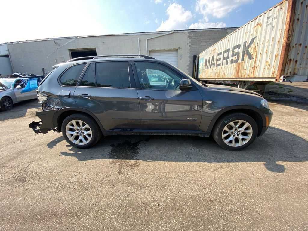 Губа бампера усилитель накладка центральная BMW X5 E70 БМВ Х5 Е70