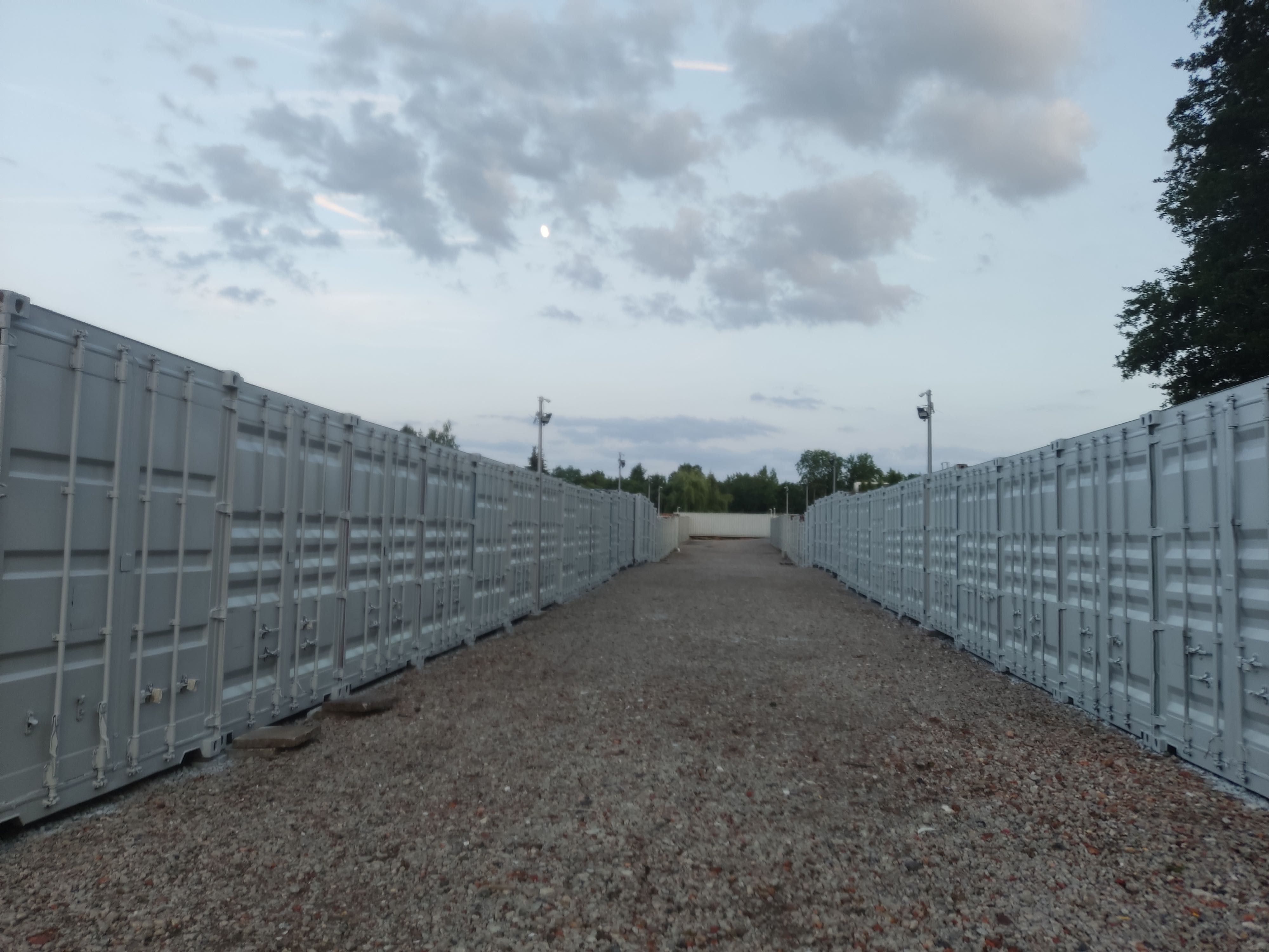 Magazyn 14m2 Poznań Self-storage Kontener Samoobsługowy Tani