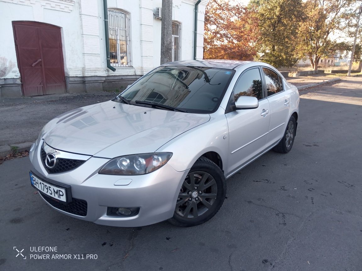 Mazda 3 2006 року.