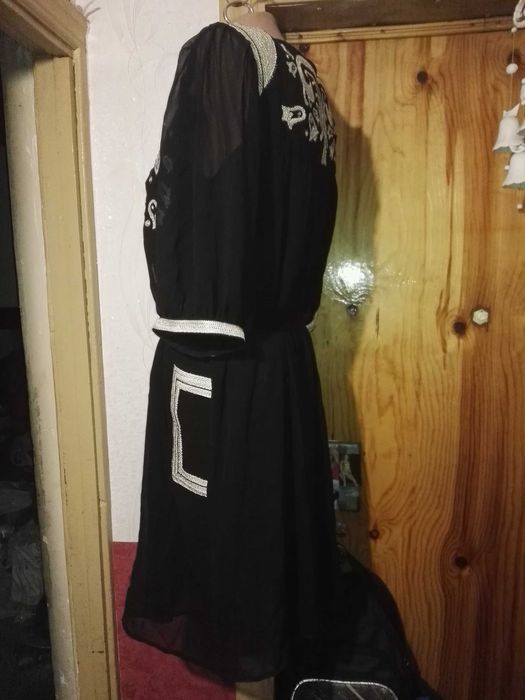 Нарядное шелковое  платье размера