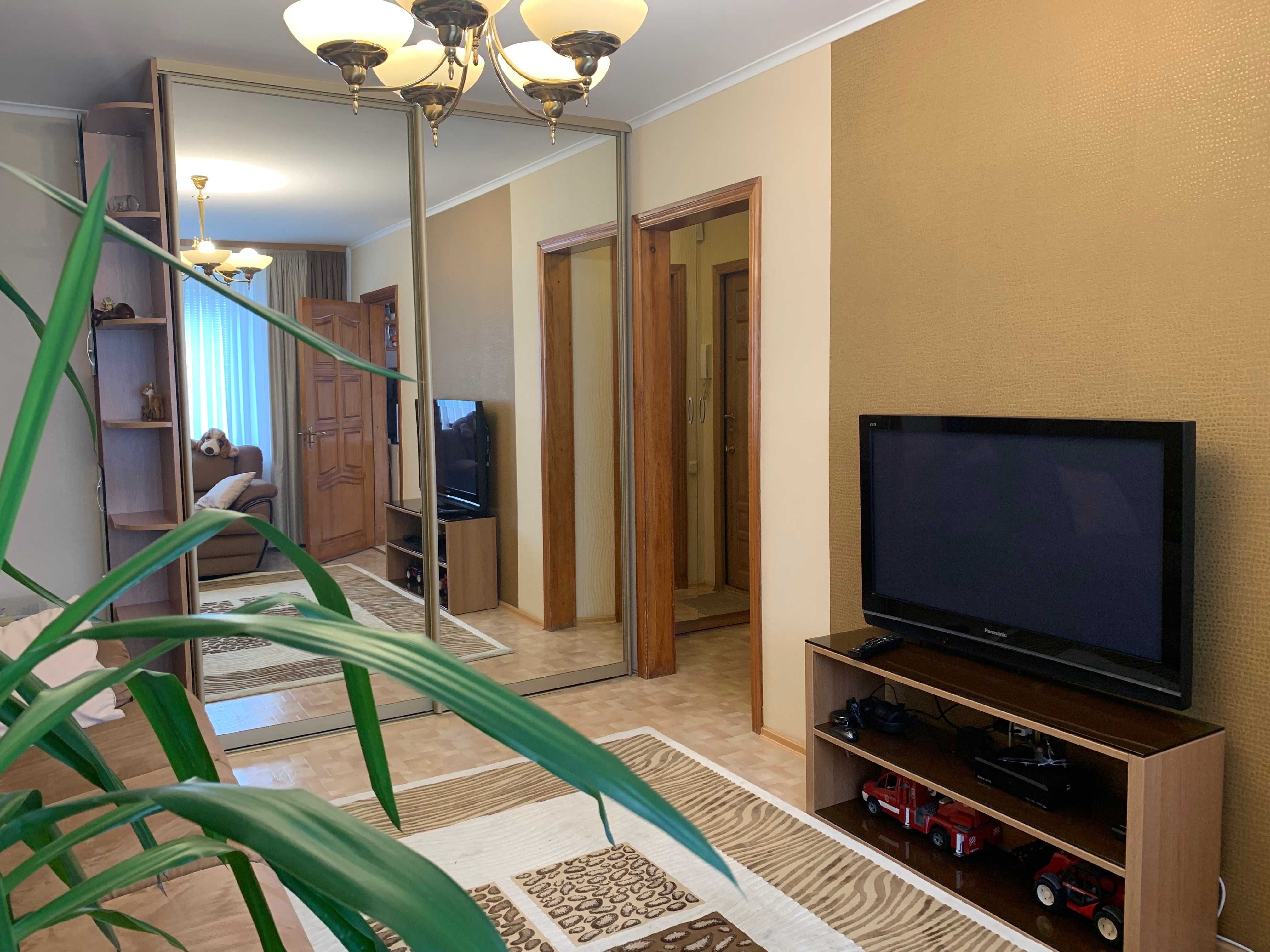 Продам 3 комнатную квартиру метро Героев Труда