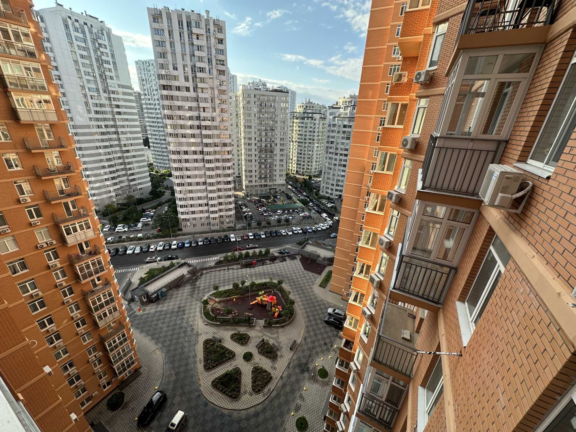Продам 3 комн. квартиру с супер ремонтом в ЖК Дмитриевский на Таирово