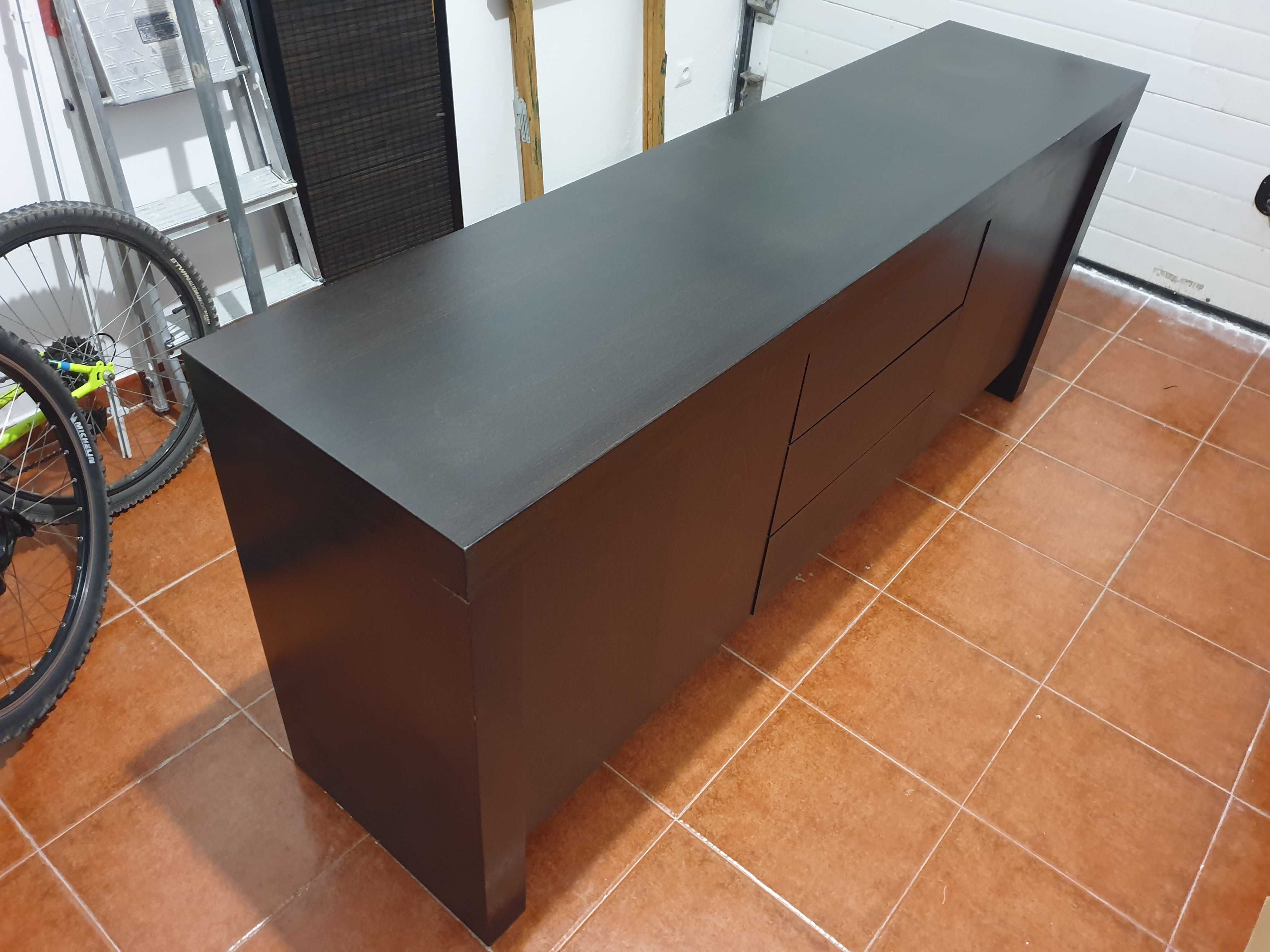 Vendo aparador da loja Gato Preto