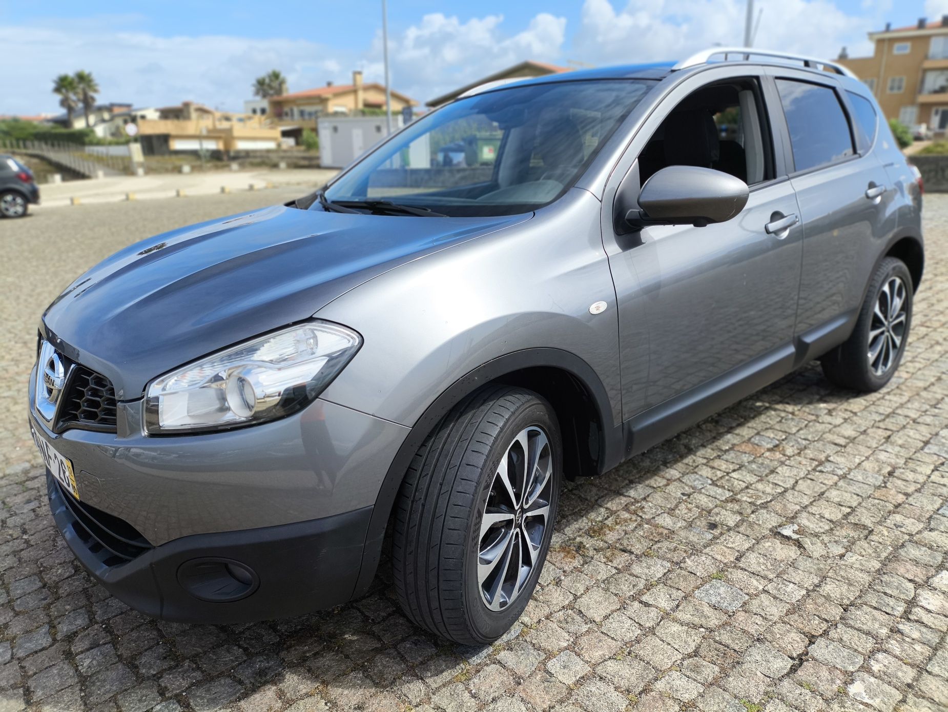 Nissan Qashqai 1.6- 130CV / 18" / Tecto Panorâmico/ GPS