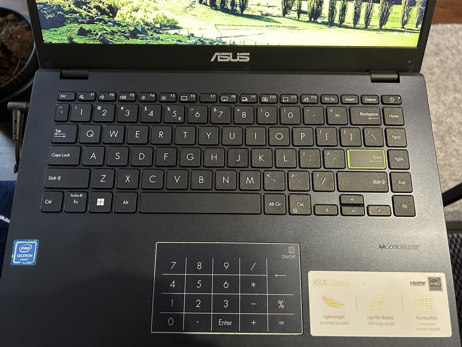 Laptop ASUS VivoBook E410MA 4GB RAM 128GB SSD Windows 11