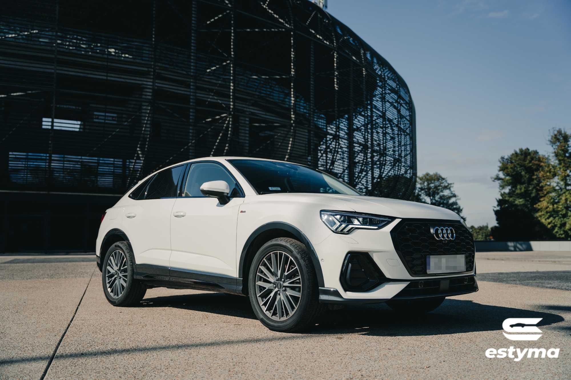 Wynajem samochodu, wypożyczalnia samochodów Estyma - Audi Q3