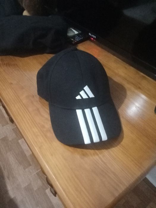 Chapéu adidas (boné)