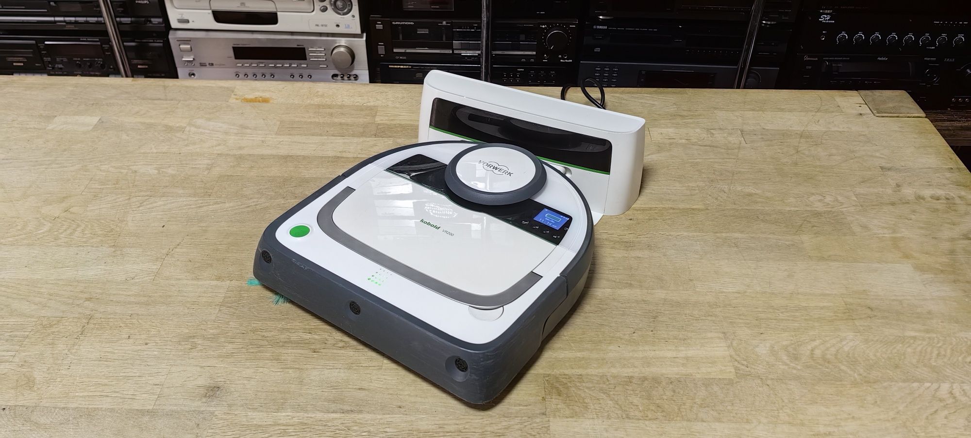 Робот пилосмок Vorwerk kobold VR20