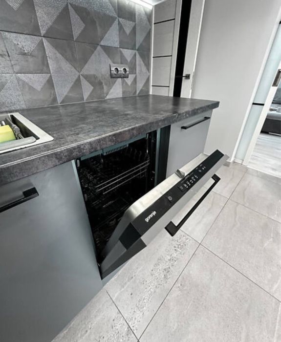 Продається 3-кімнатна квартира район ТЦ Майдан