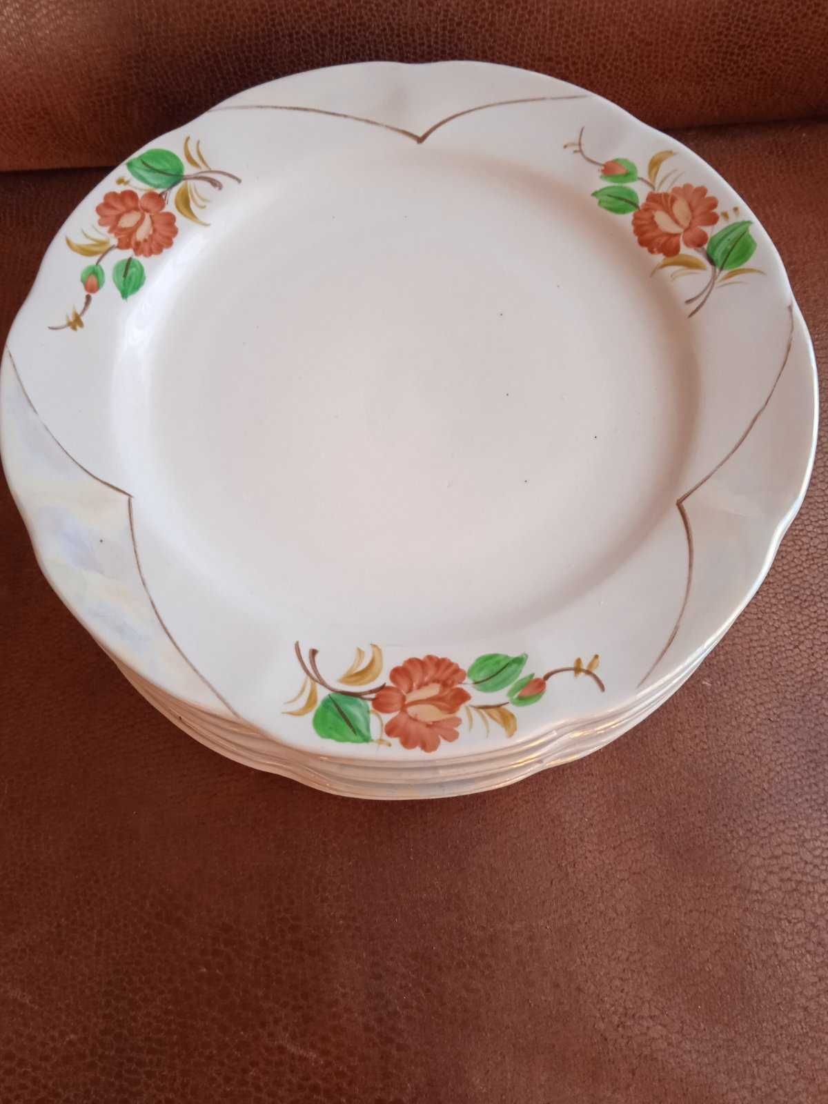 Фарфоровые перламутровые плоские тарелки с росписью золотом СССР