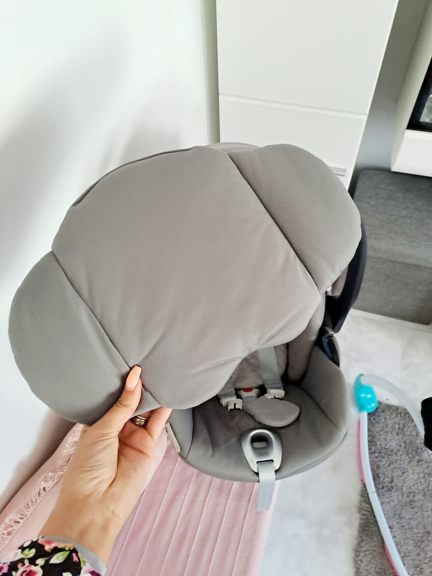 Ovo 2 em 1 cybex  cloud q cinza com isofix