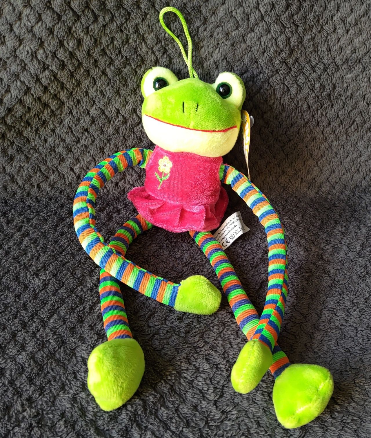 Pluszowa żaba z długimi nogami