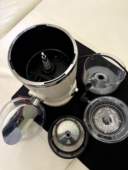 Novis Wyciskarka do Soku Vita Juicer Kremowa, Stan Bardzo Dobry, Opak.