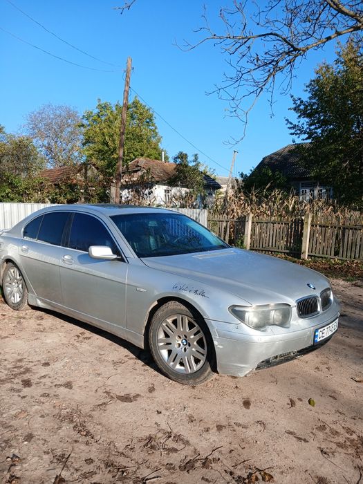 BMW 745 2004 року