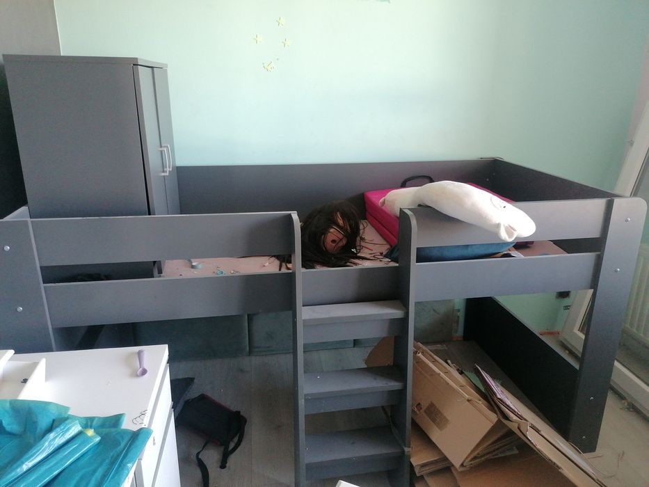 Łóżko kolor szary