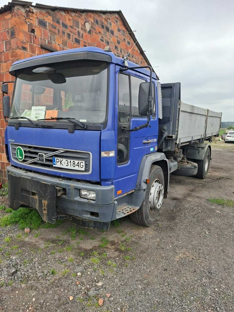 WYWROTKA usługi transportowe materiałów sypkich, piasek, beton, masa