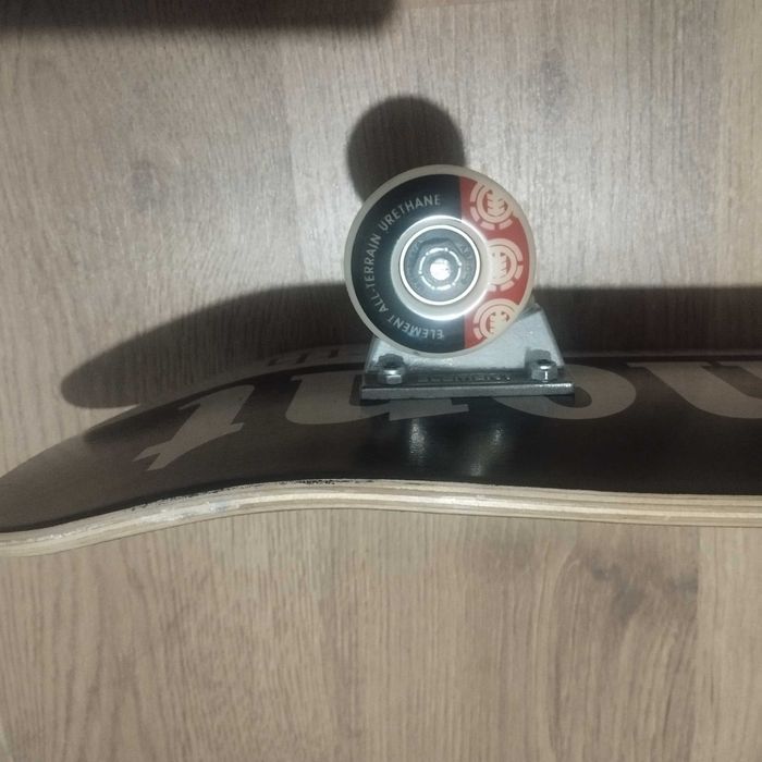 Skate element muito novo