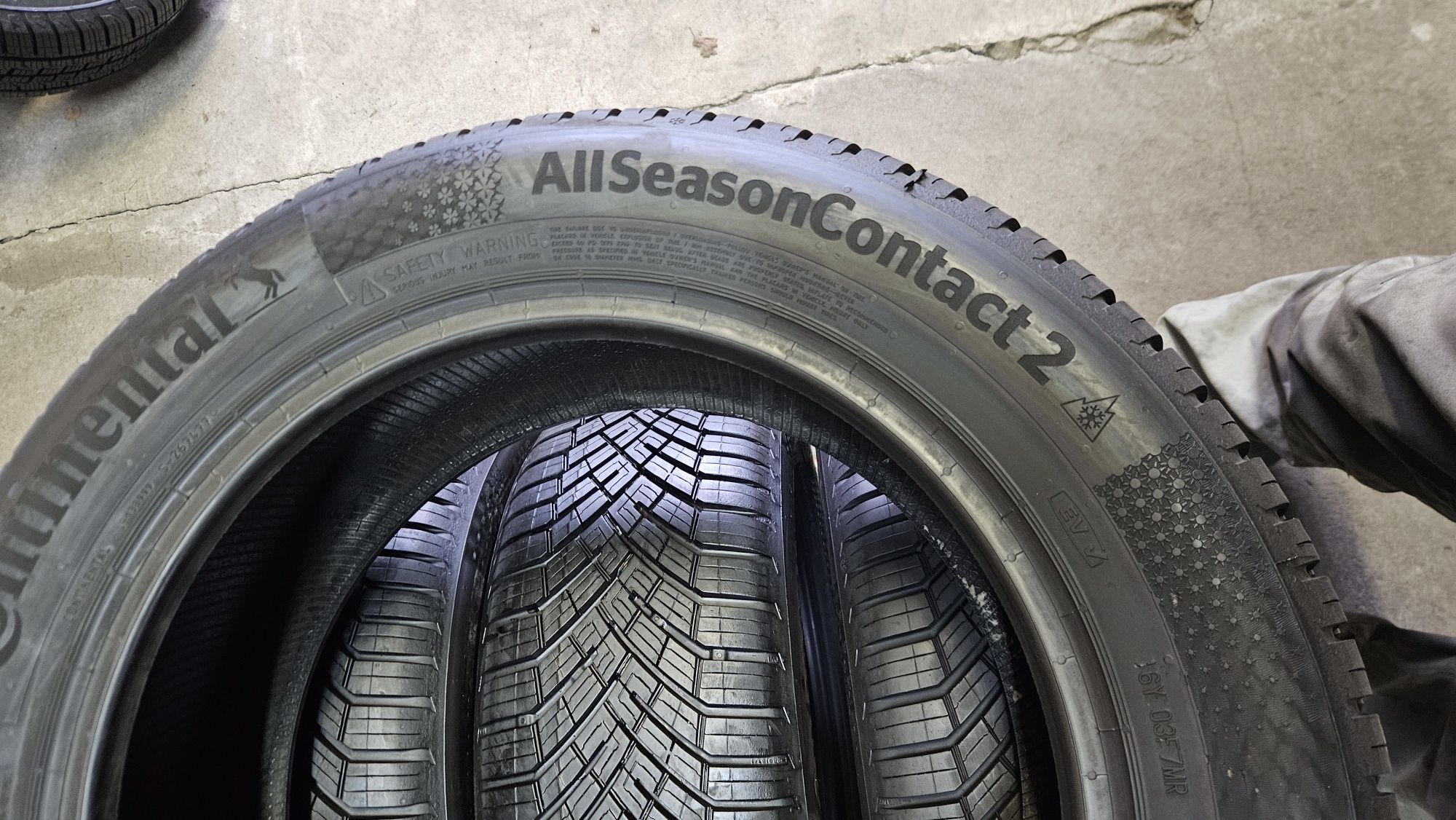 opony używane 205/55R16 Continental allseasoncontact 2