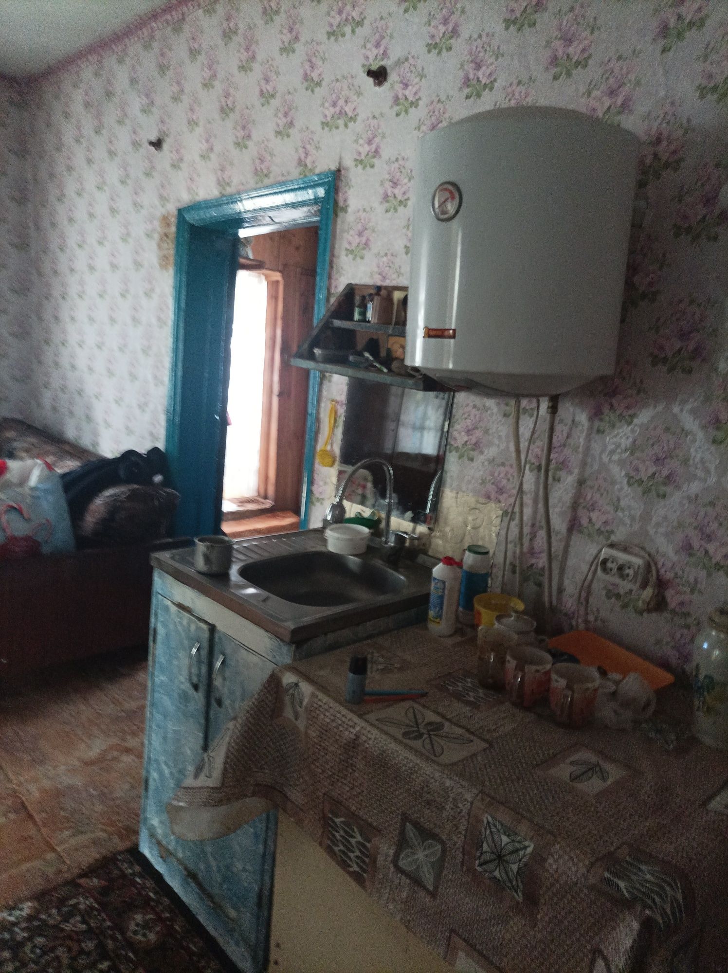 Гарний, великий будинок в селі