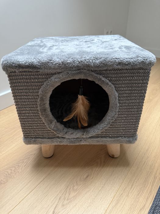 Drapak dla kota z legowiskiem