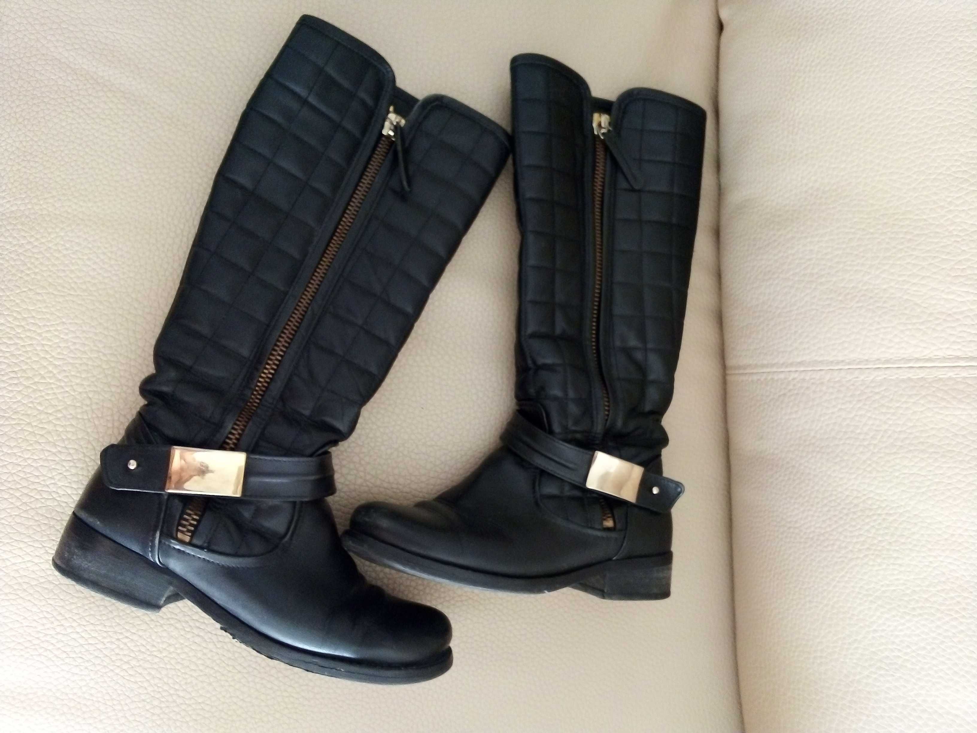 Botas de Cor Pretas Tamanho 35