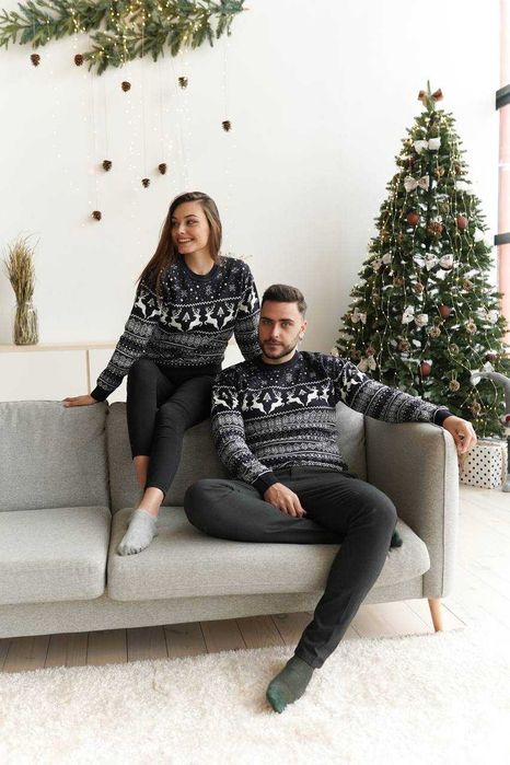 Новорічний светр із оленями ,парні светри – створіть казковий настрій!