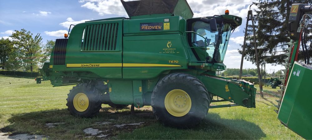 John Deere T670i
