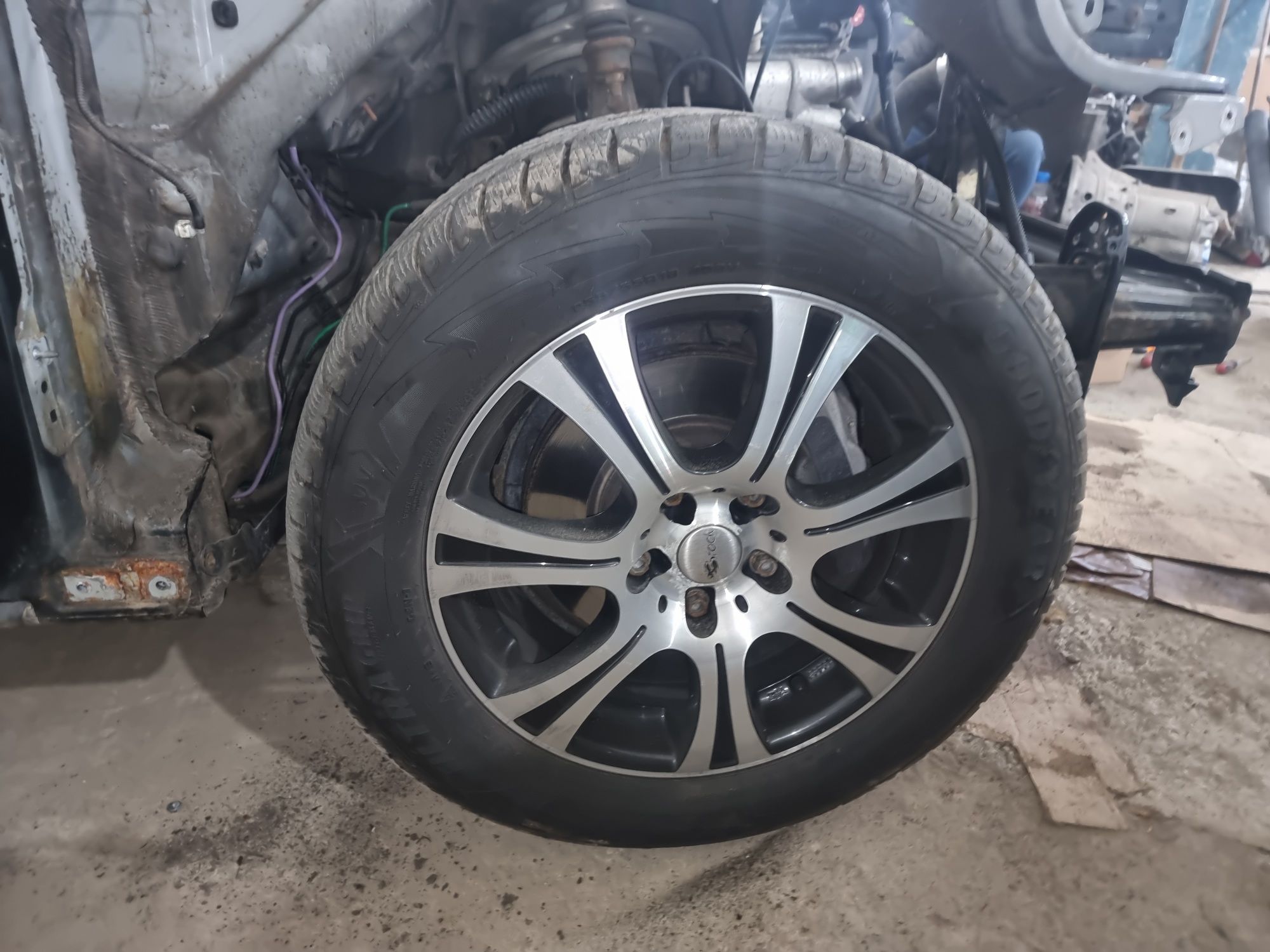 Touareg R18 255/55 колеса диски