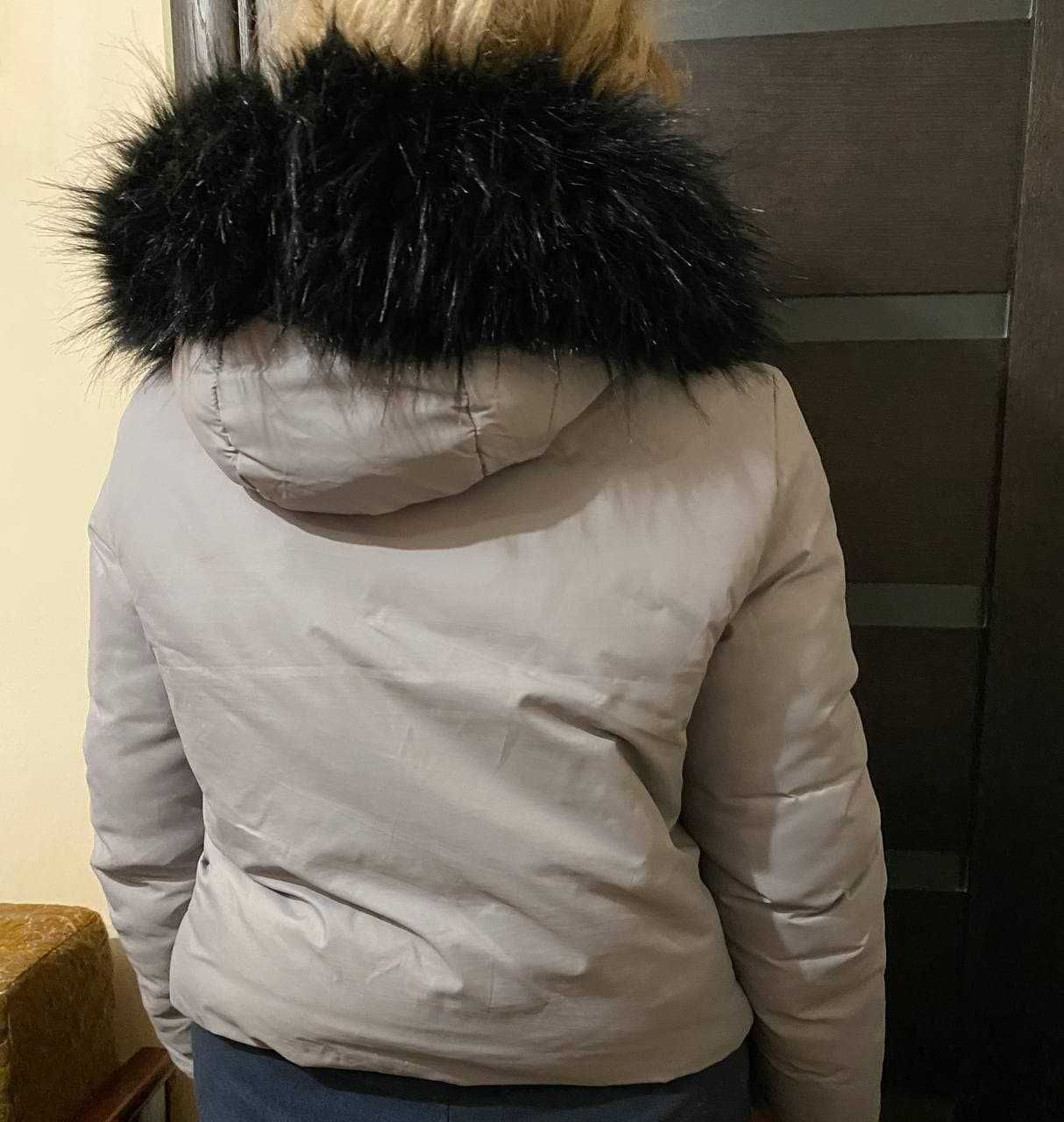 Куртка жіноча зимова сірого кольору