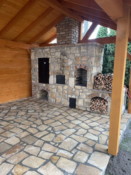 Wędzarnia,grill,mury.